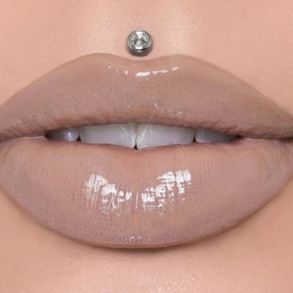 Nude Glossy Lipstick - Picture 1 of 2